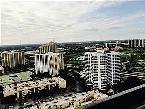 2nd image of 3530 Mystic Pointe Dr #Lph02