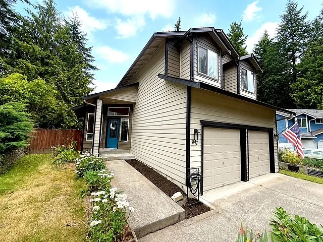 847 NE Cimeron Ct