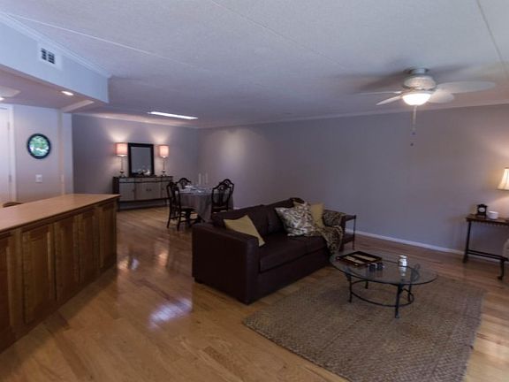 5th image of 4324 Lakeshore Ln Unit 302