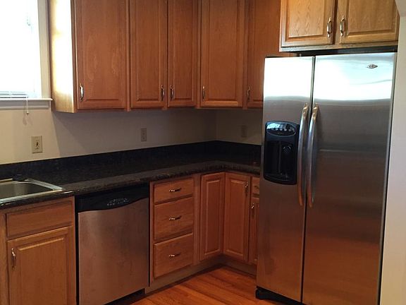 4th image of 604 N 30th St
