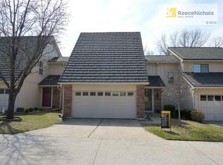 285 NE Bayview Dr, Lees Summit, MO 64064