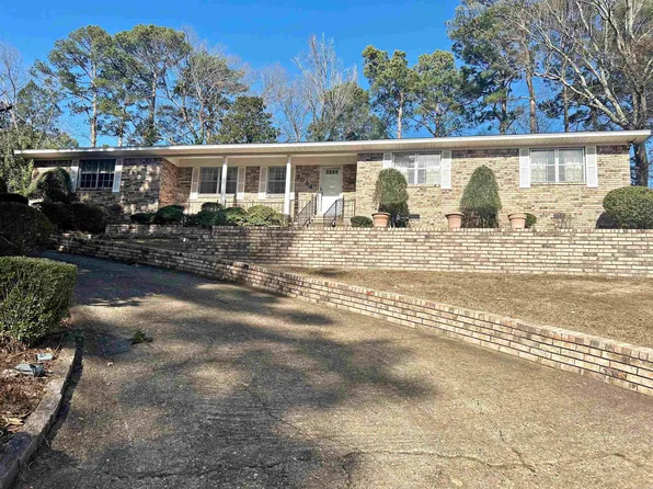 2084 Elaine Cir, Arkadelphia, AR 71923