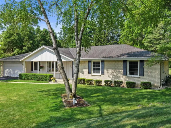 7425 North Braeburn LANE, Glendale, WI 53209
