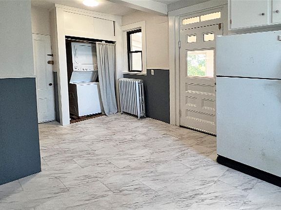 5th image of 40 Cedar St