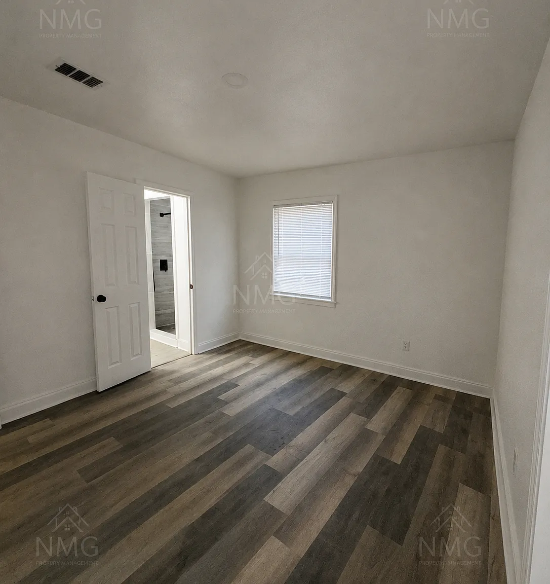 3084 Fleetwood Drive - 1 — Photo 3