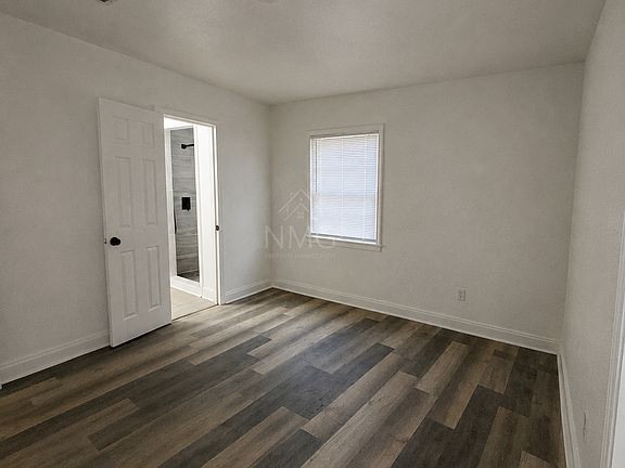 3rd image of 3084 Fleetwood Dr