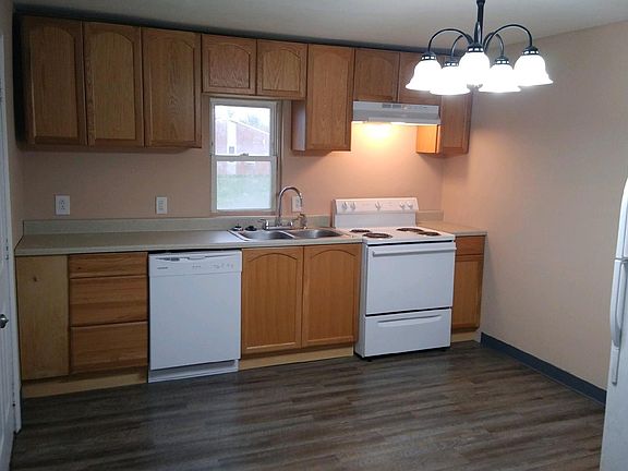 3rd image of 420 N Brush St