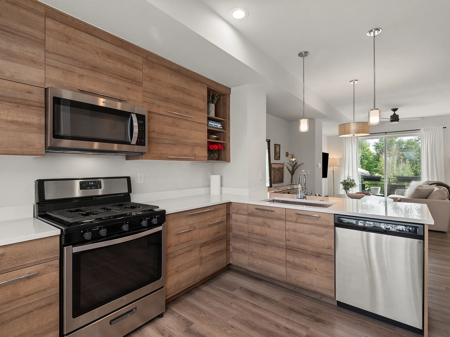 2 bed, 1258 sqft, $2,650 — Photo 2