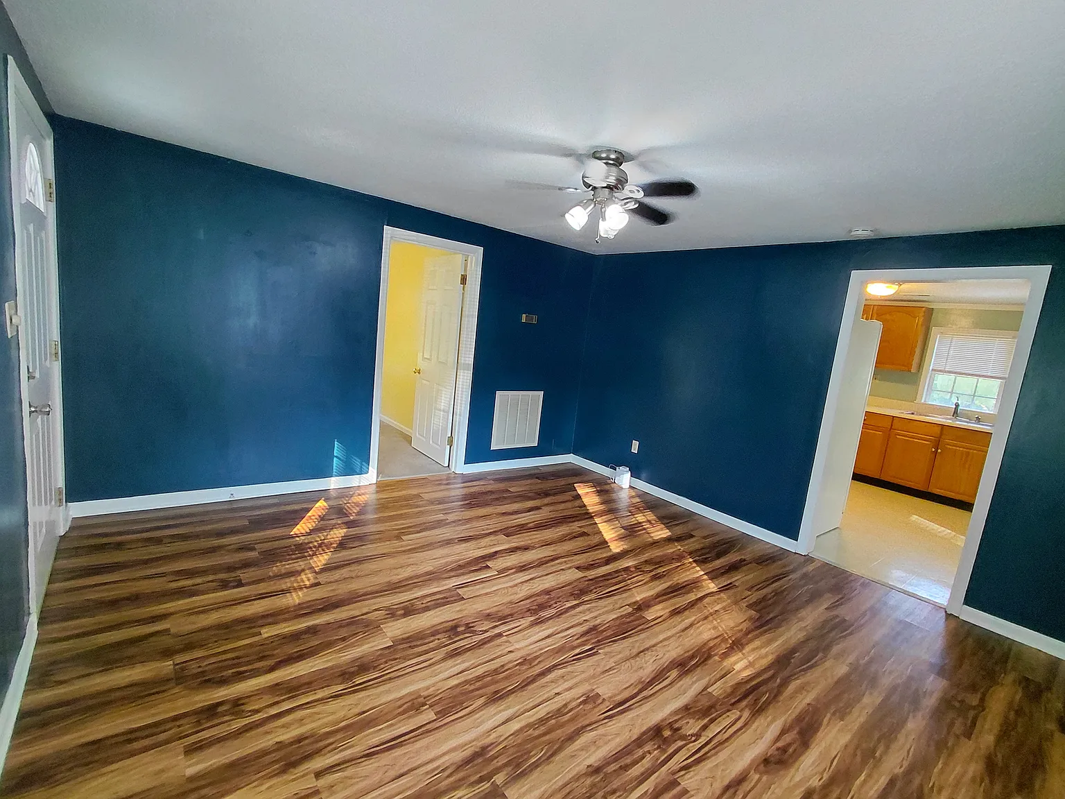 2 bed, 868 sqft, $1,850 — Photo 3