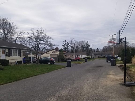 4th image of 3 Stratford Dr