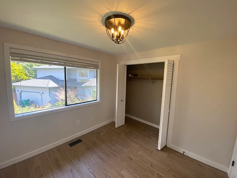 650 Jasmine Pl NW — Photo 19