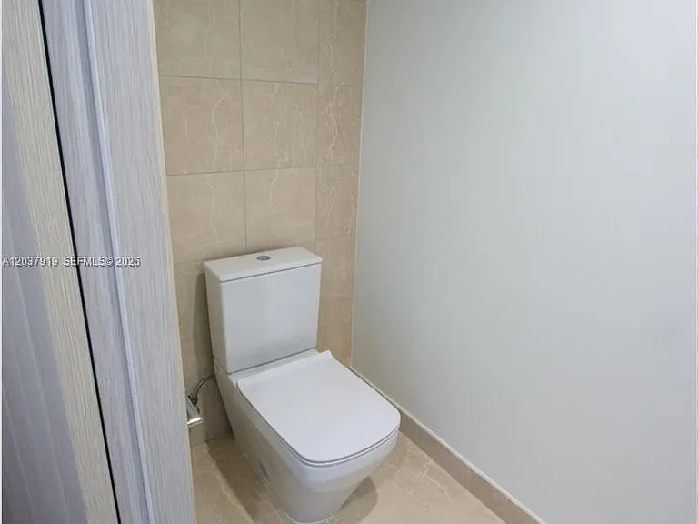 1000 Brickell Plz #2809 — Photo 7