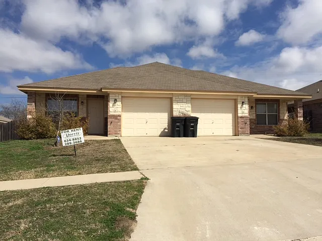 1313 Cinch - B — Photo 1