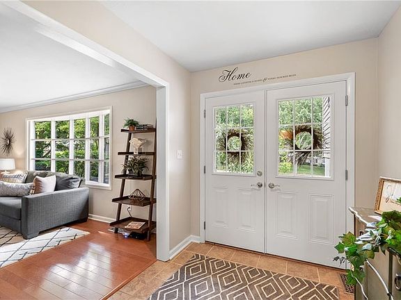 3rd image of 683 Briarcliff Dr