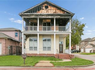 1010 Chateau Lafitte Dr W, Kenner, LA 70065