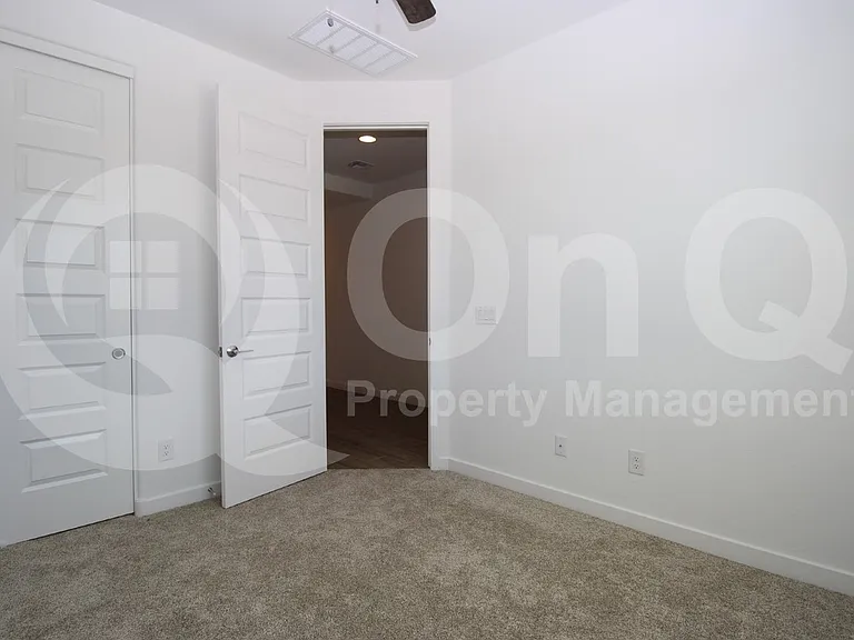 17114 W Fallen Leaf Ln — Photo 10