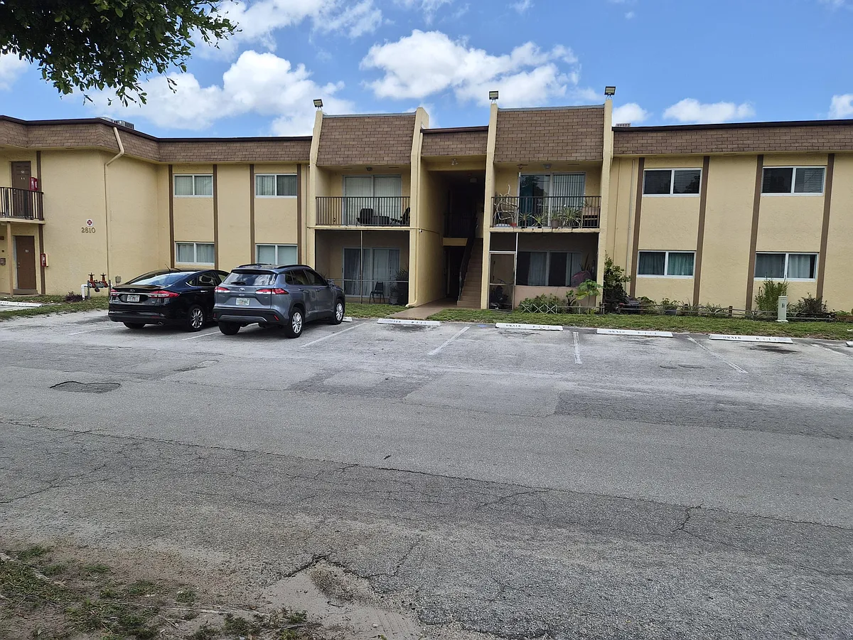 Building Photo - 2810 NW 55th Ave #2A