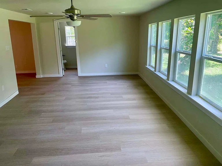 411 W Bluff St — Photo 8