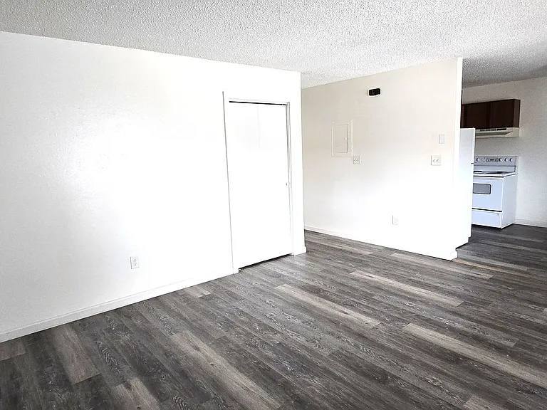 1001 Stanley Ave #1-13 — Photo 1