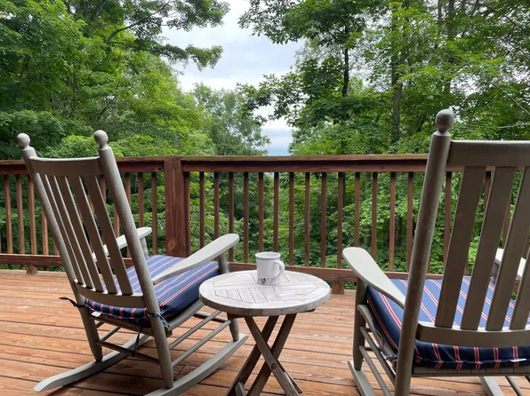 21 Upper Cherry Grove Rd, Slatyfork, WV 26291