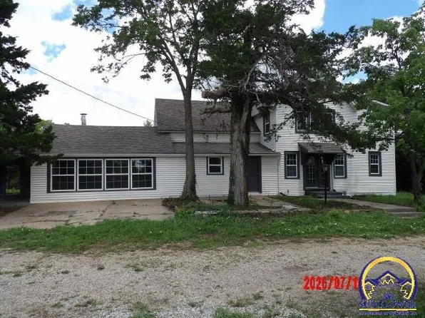 3943 SE Croco Rd, Topeka, KS 66609