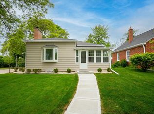 5001 N Bay Ridge Ave, Whitefish Bay, WI 53217