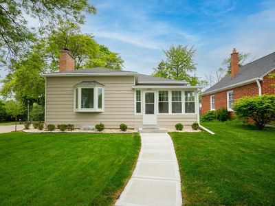 5001 North Bay Ridge AVENUE, Whitefish Bay, WI, 53217