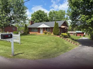 604 Ridgeview Dr, Johnson City, TN 37604