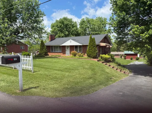 604 Ridgeview Dr, Johnson City, TN 37604