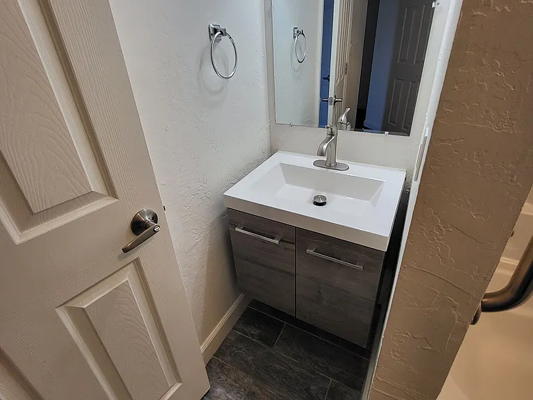3120 E Paradise Ln #10 — Photo 9