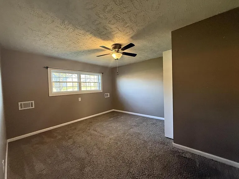 1402 N Miles St — Photo 10