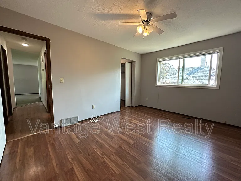 723A Stockwell Ave — Photo 13