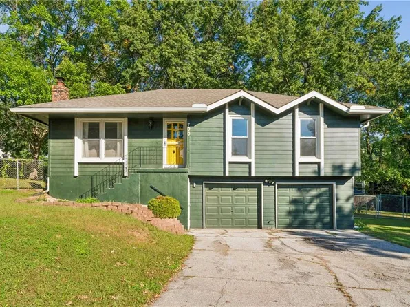 700 NE 55th St, Kansas City, MO 64118