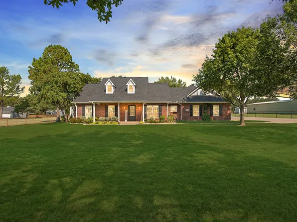 260 Beasley Rd, Combine, TX 75159