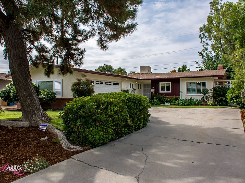 Beautiful Mature Landscaping