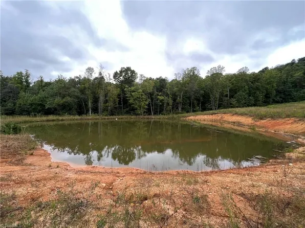 2995 Longtown Rd, Boonville, NC 27011
