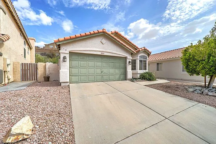 3 bed, 2.0 bath, 1500 sqft, $2,375 — Photo 3
