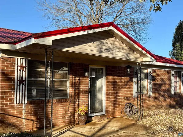 135 Willoughby Dr, New Hope, AL 35760