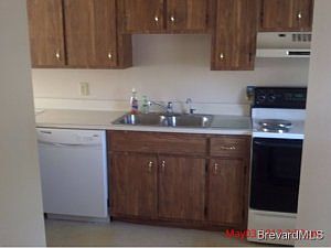 4th image of 1010 Pine Tree Dr #101