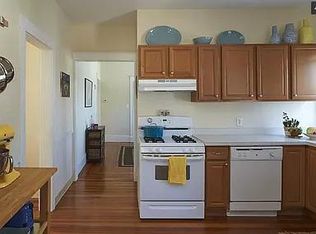165 Walnut St #3, Somerville, MA 02145