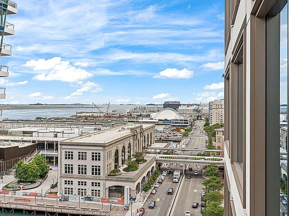 2nd image of 133 Seaport Blvd #1516
