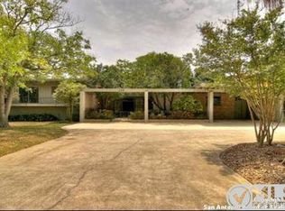 136 Honeysuckle Ln, Castle Hills, TX 78213