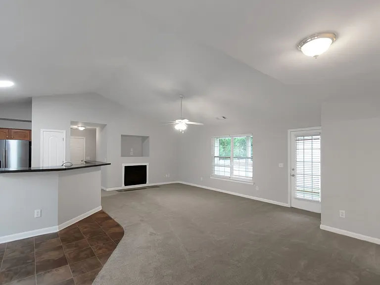 121 Breckenridge Point — Photo 4
