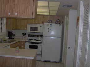 5th image of 911 SE Panama Ct #3