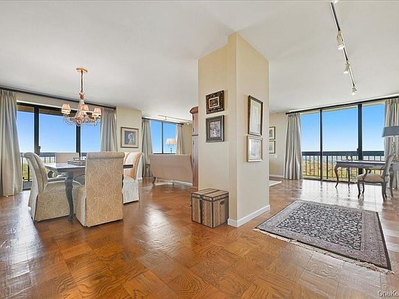 2nd image of 26910 Grand Central Parkway #31N