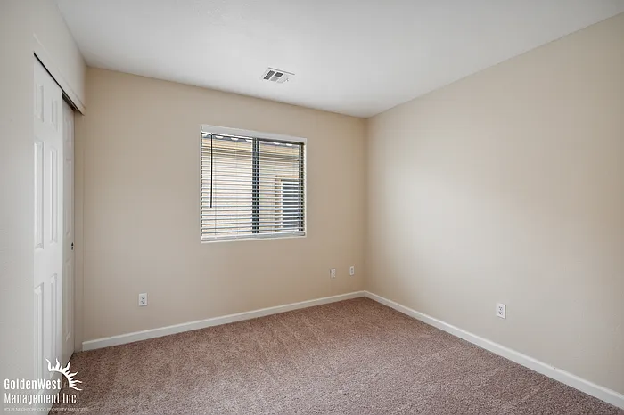 3528 E Carisbrook Dr — Photo 15