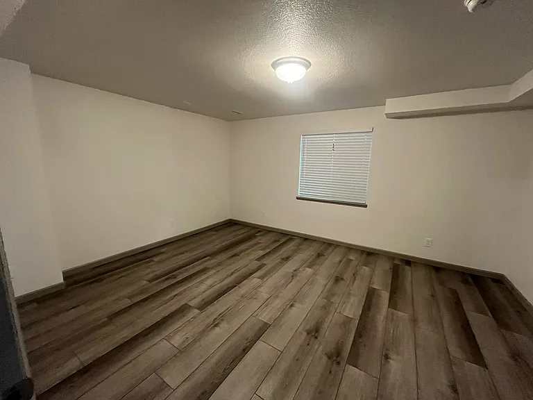 317 Victoria St — Photo 36