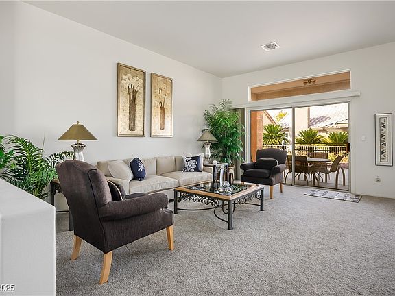 4th image of 10132 Crescent Creek Dr
