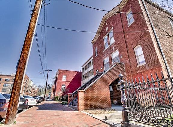 2nd image of 209 W 19th St #21