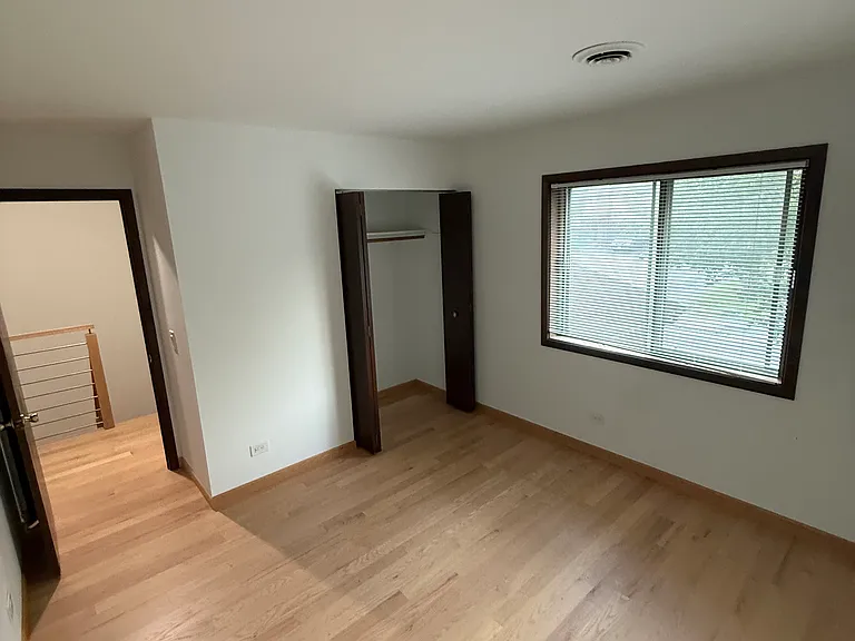 1115 Hunters Ln — Photo 13